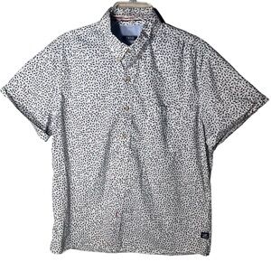 Izod Breezy Short Sleeve Button Collar and Button up